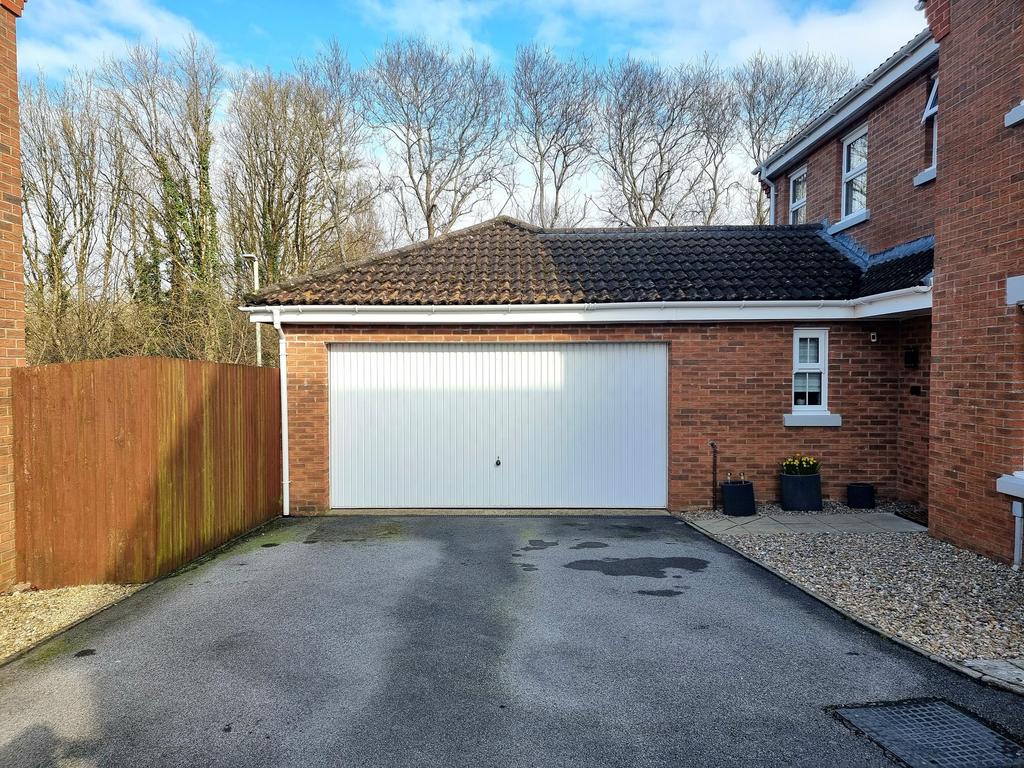 Garage &amp; Driveway