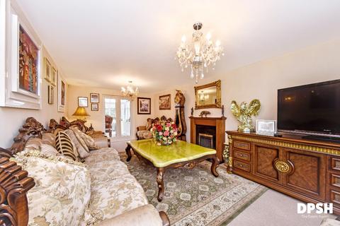 5 bedroom detached house for sale, Woodside View, Middleton, Leeds
