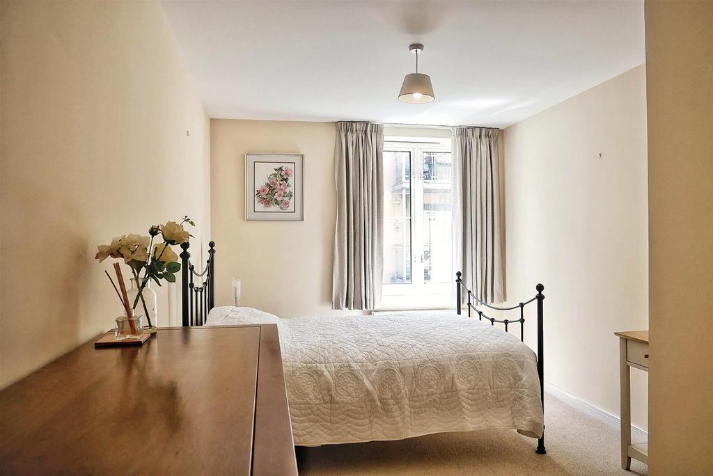 Bedroom 1.jpg