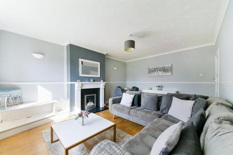 2 bedroom apartment to rent, Aboyne Drive, London SW20