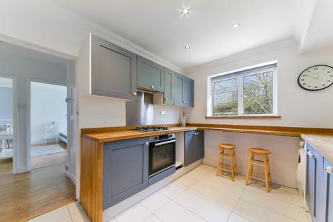 2 bedroom apartment to rent, Aboyne Drive, London SW20