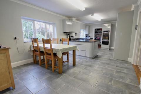 5 bedroom detached house for sale, Kilnwick, Driffield