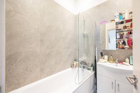 1 bedroom flat to rent, Priory Road, South Hampstead, London, NW6