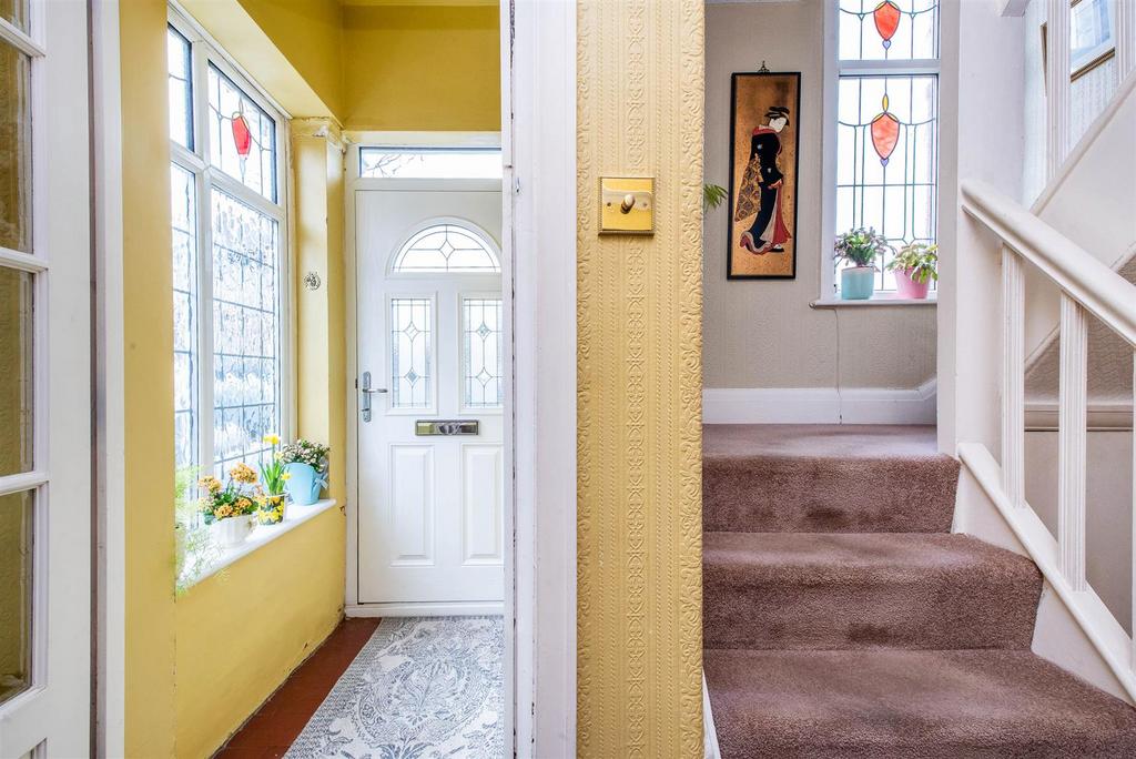 Porch/Staircase