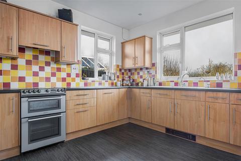 undefined, Oatlands Road, Shinfield, Reading