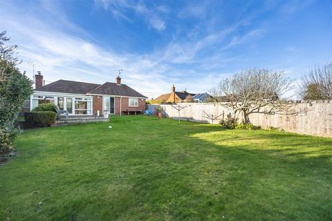 2 bedroom detached bungalow for sale, Oatlands Road, Shinfield RG2
