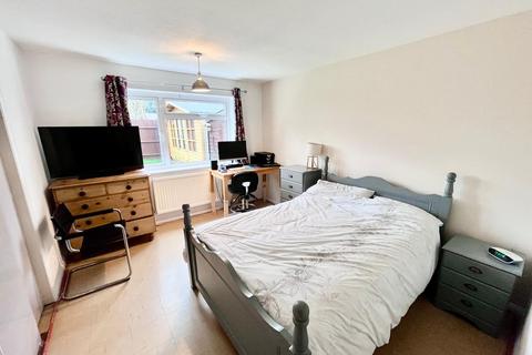 2 bedroom bungalow for sale, Lamb Close, Newport Pagnell