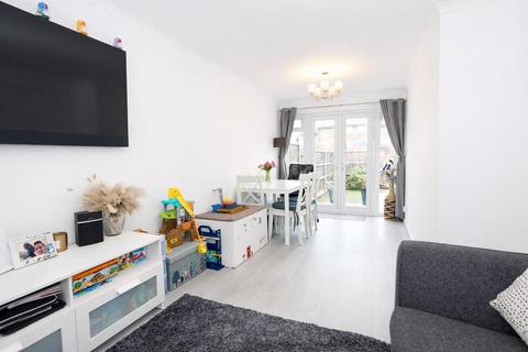 2 bedroom end of terrace house for sale, Twickenham Close, Croydon CR0