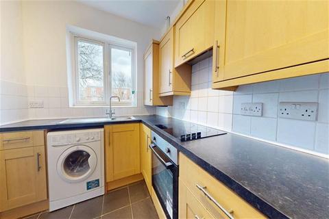 2 bedroom apartment to rent, Cheltenham Gardens, Loughton, IG10
