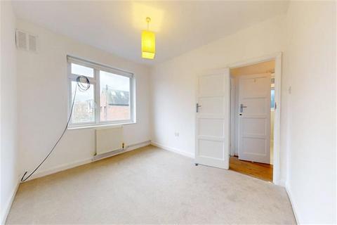 2 bedroom apartment to rent, Cheltenham Gardens, Loughton, IG10