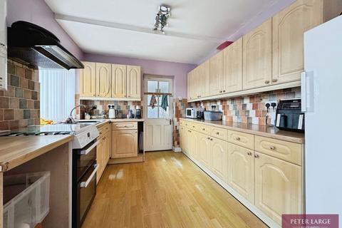 2 bedroom detached bungalow for sale, 4 Doren Avenue, Rhyl, Denbigshire, LL18 4LE