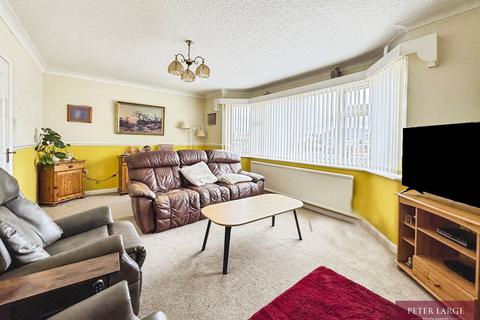 2 bedroom detached bungalow for sale, 4 Doren Avenue, Rhyl, Denbigshire, LL18 4LE