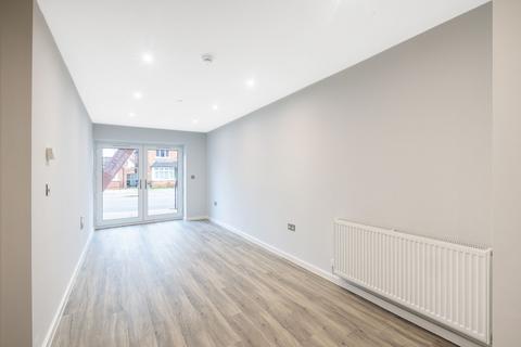 1 bedroom flat to rent, 51 St Johns Road, Redhill, RH1