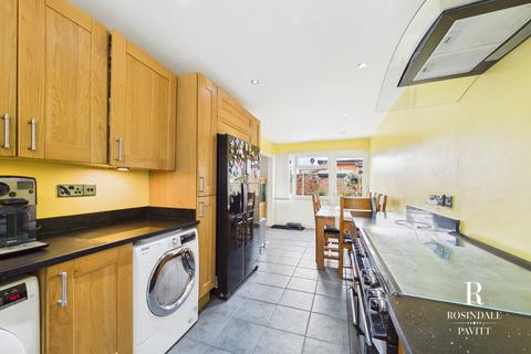 2 bedroom terraced house for sale, Brabazon Avenue, Wallington, SM6