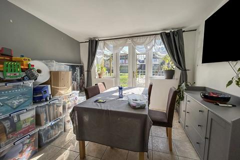 3 bedroom semi-detached house for sale, Hilton Road, Ipswich