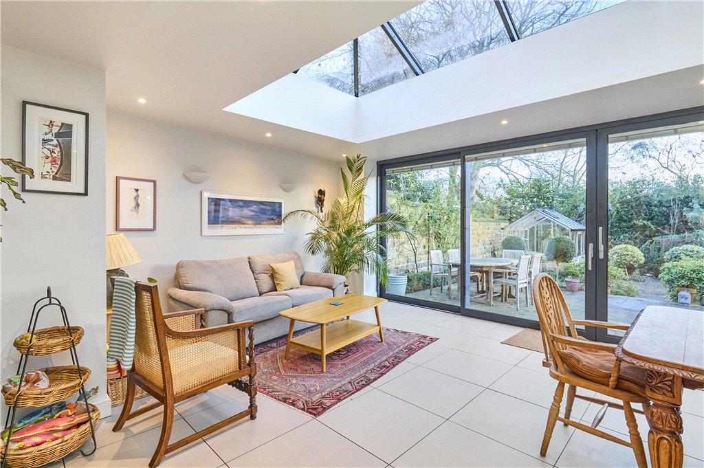 Living/Dining Area