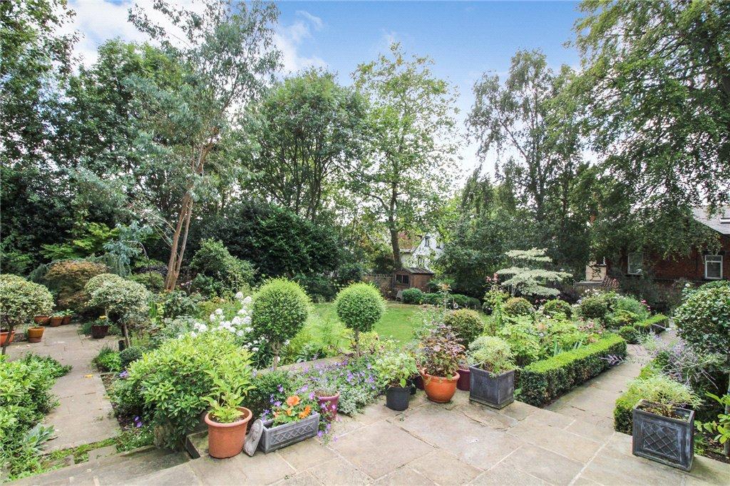 House in Leeds - View 2