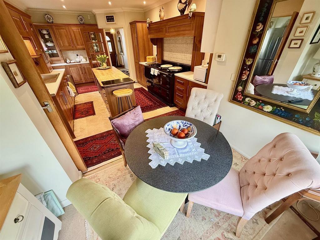 Kitchen/Breakfast Room (2)