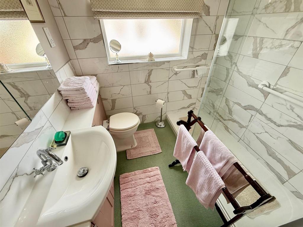 Family Shower Room