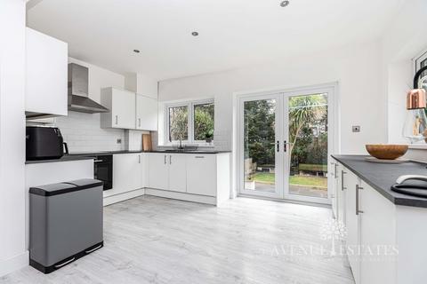 undefined, Pine Vale Crescent, Bournemouth BH10