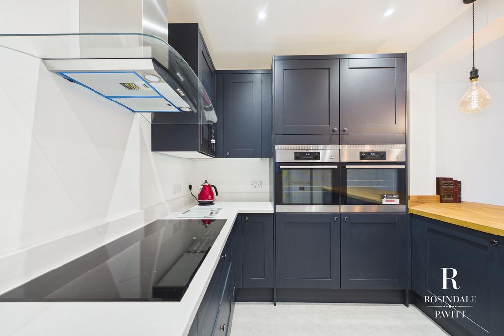 Kitchen/ Dining Area