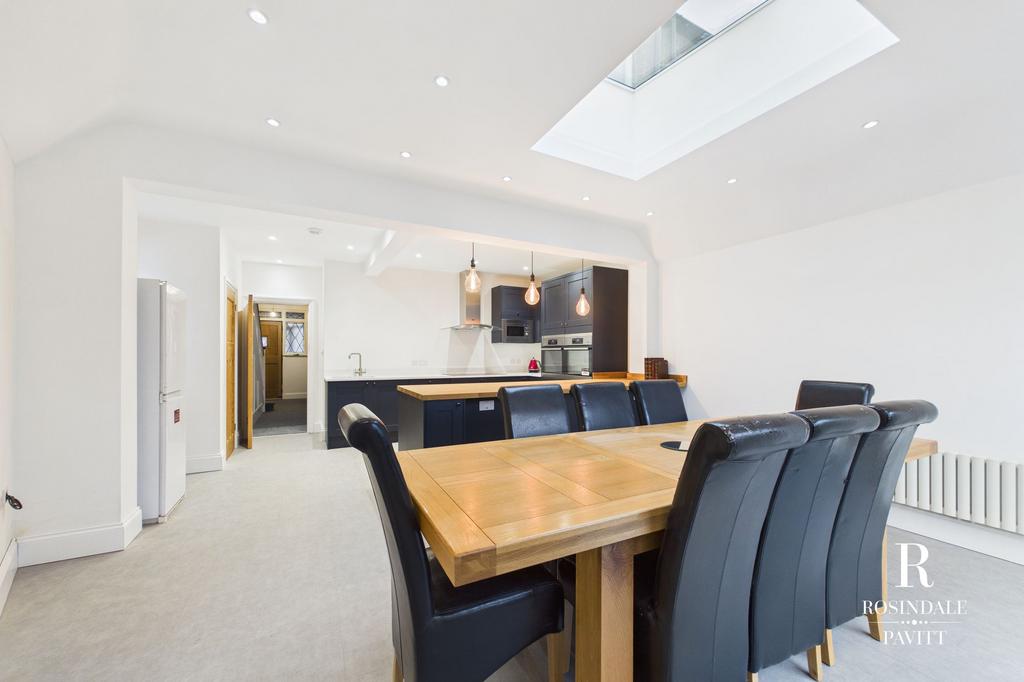 Kitchen/ Dining Area