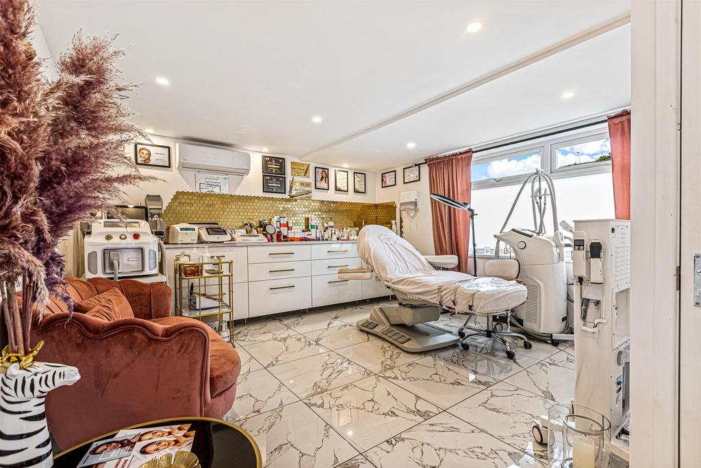 Beauty salon