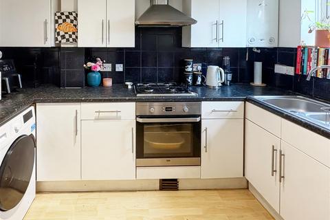 2 bedroom end of terrace house for sale, Guildford Road, Rustington Littlehampton BN16