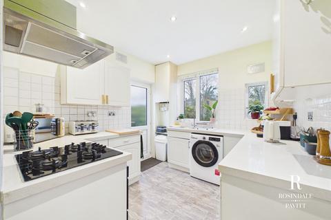 2 bedroom ground floor flat for sale, Spring Gardens, Wallington, SM6