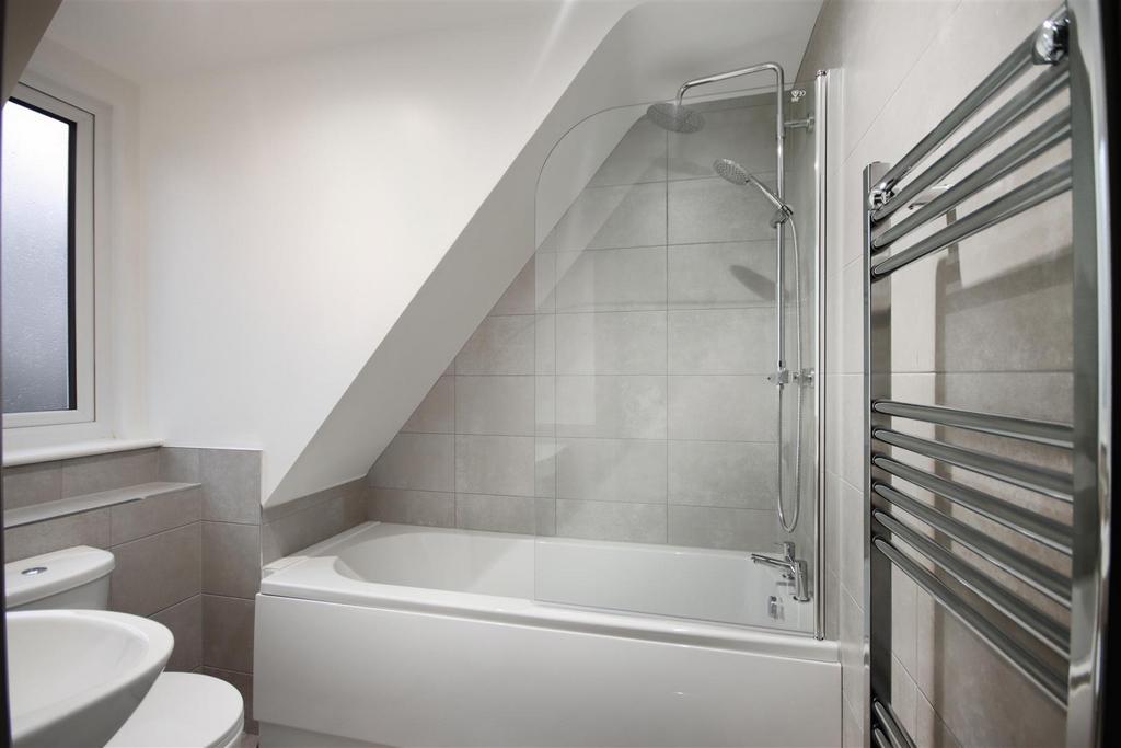 Family Bathroom.jpg