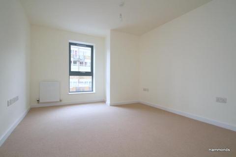 3 bedroom apartment to rent, Heath Place, London