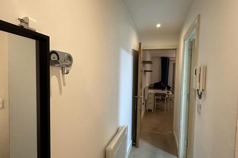 2 bedroom apartment to rent, Phoebe Street, Salford M5