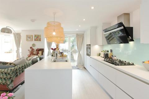 4 bedroom detached house for sale, Station Road, Chilbolton, Stockbridge