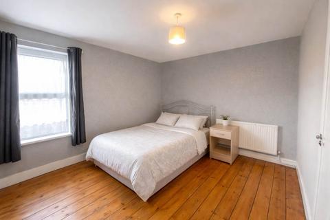 undefined, Naseby Road, Luton LU1