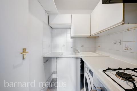 Studio to rent, Perham Road, Kensington