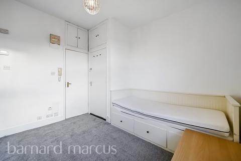 Studio to rent, Perham Road, Kensington
