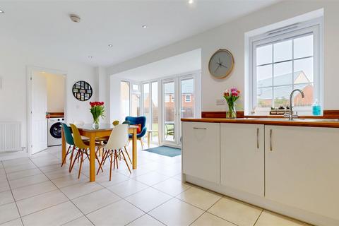 4 bedroom detached house for sale, Lamport Crescent, Milton Keynes MK10
