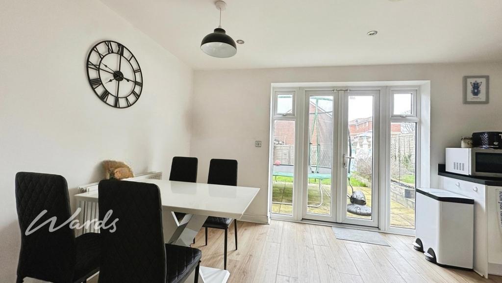 Kitchen/Dining Area