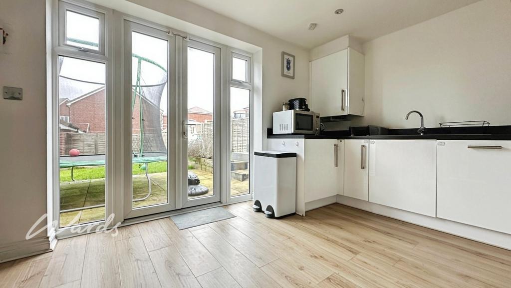 Kitchen/Dining Area
