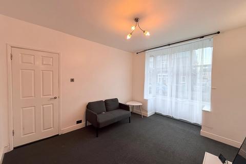 1 bedroom house to rent, Ednaston Road, NOTTINGHAM, NG7