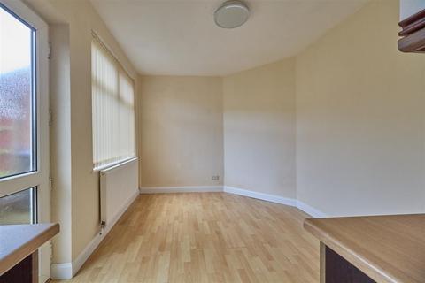 3 bedroom terraced house to rent, Burleigh Road, Hinckley