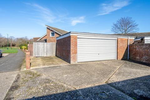 2 bedroom bungalow for sale, West Meads Drive, Bognor Regis
