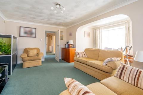 2 bedroom bungalow for sale, West Meads Drive, Bognor Regis