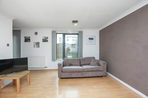 2 bedroom flat to rent, Albert Street, Leith, Edinburgh, EH7