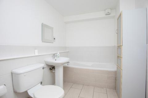 2 bedroom flat to rent, Albert Street, Leith, Edinburgh, EH7