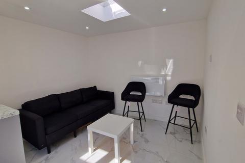 undefined, Cobham Road, Hounslow, TW5
