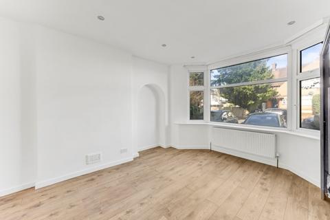 2 bedroom apartment to rent, Corringham Road, Golders Green, NW11