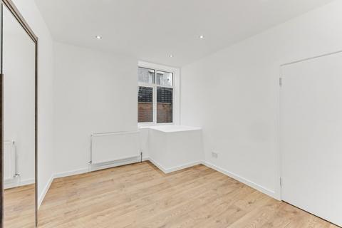 2 bedroom apartment to rent, Corringham Road, Golders Green, NW11