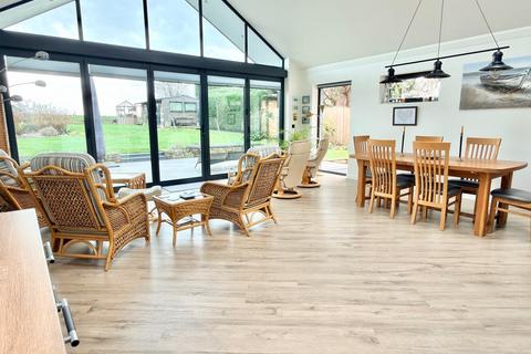 4 bedroom detached house for sale, College Road, Tewkesbury GL20
