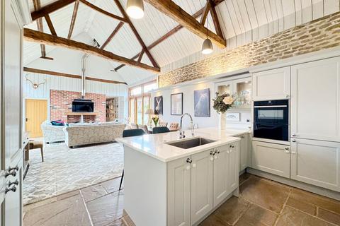 4 bedroom barn conversion for sale, St. James Way, West Hanney, OX12